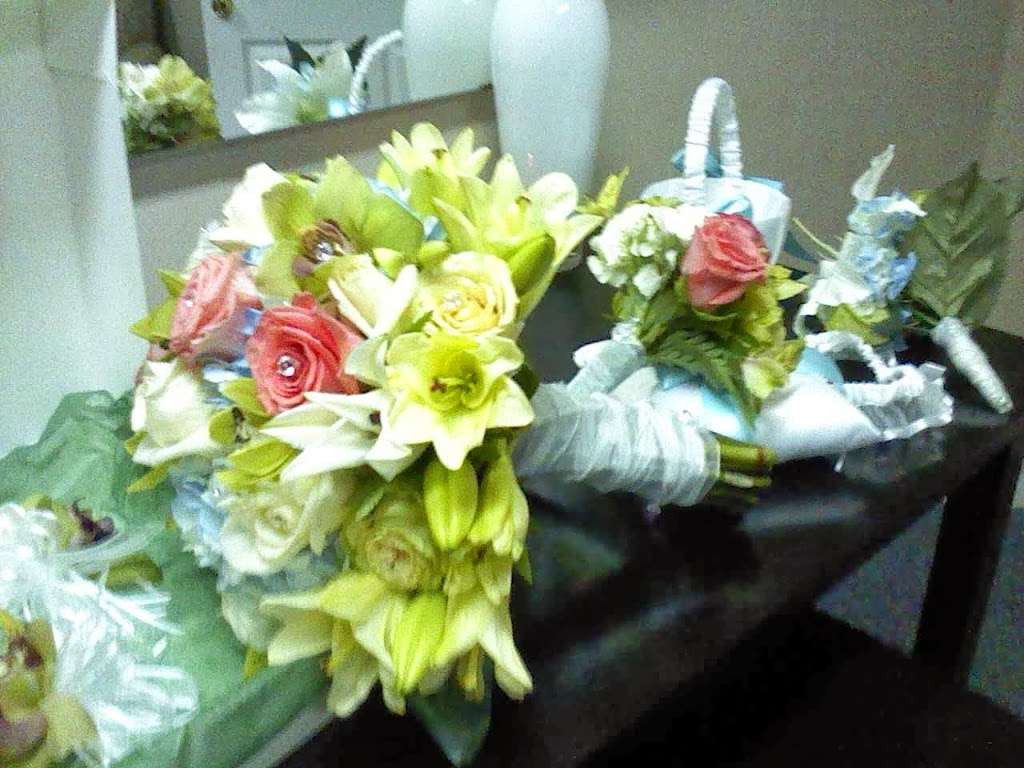 Yohanas Flowers & Gifts | 2531 Cartwright Rd, Missouri City, TX 77459 | Phone: (832) 305-1715