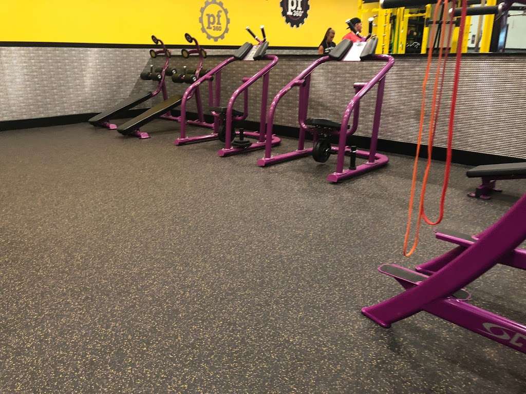 Planet Fitness | 300 SW Blue Pkwy D, Lees Summit, MO 64063, USA | Phone: (816) 287-8200