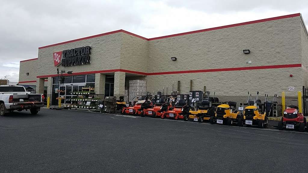 Tractor Supply Co. | 2374 Cross Pointe Dr, Rock Hill, SC 29730, USA | Phone: (803) 980-6115