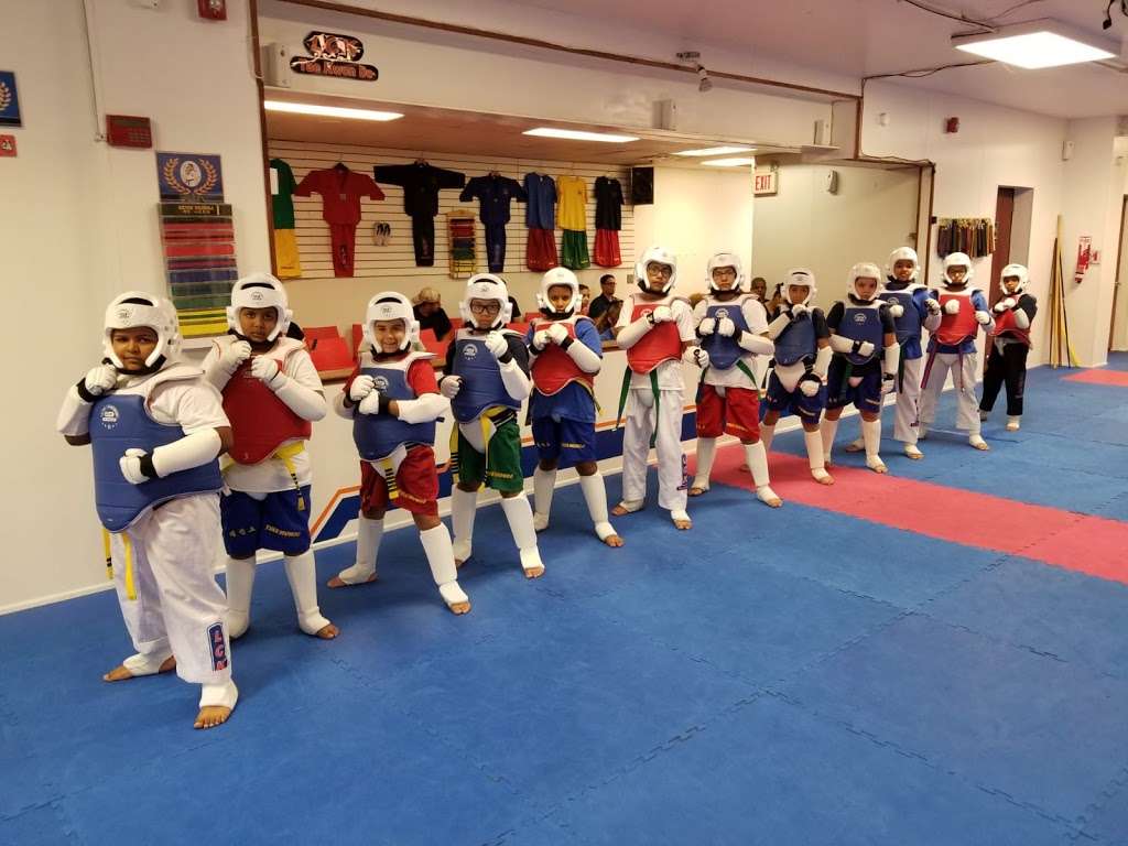 LCK Taekwondo | 207 Lakeview Ave, Clifton, NJ 07011, USA | Phone: (862) 304-8238