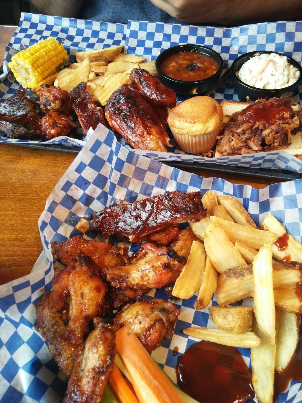 Famous Daves Bar-B-Que | 14452 Chantilly Crossing Ln, Chantilly, VA 20151, USA | Phone: (703) 263-7660