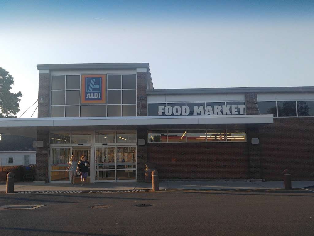 ALDI | 125 Danbury Rd, New Milford, CT 06776, USA | Phone: (855) 955-2534