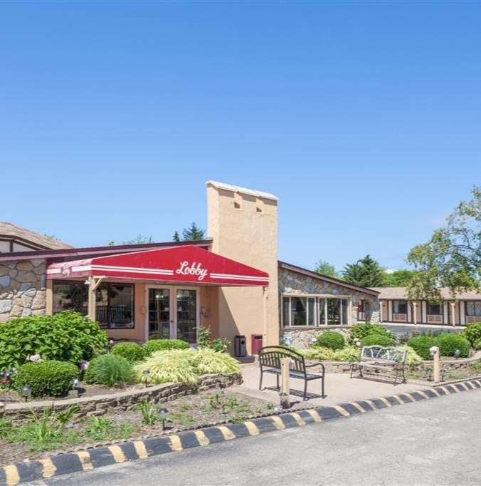 Kings Inn Michigan City Indiana | 201 W Kieffer Rd, Michigan City, IN 46360, USA | Phone: (219) 878-8100