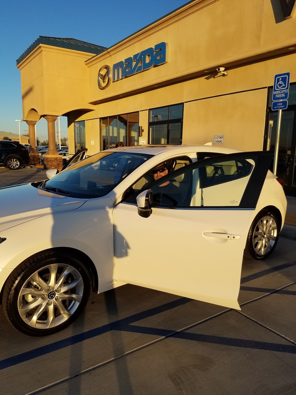 Victorville Mazda | 14821 Palmdale Rd B, Victorville, CA 92392, USA | Phone: (760) 678-1974