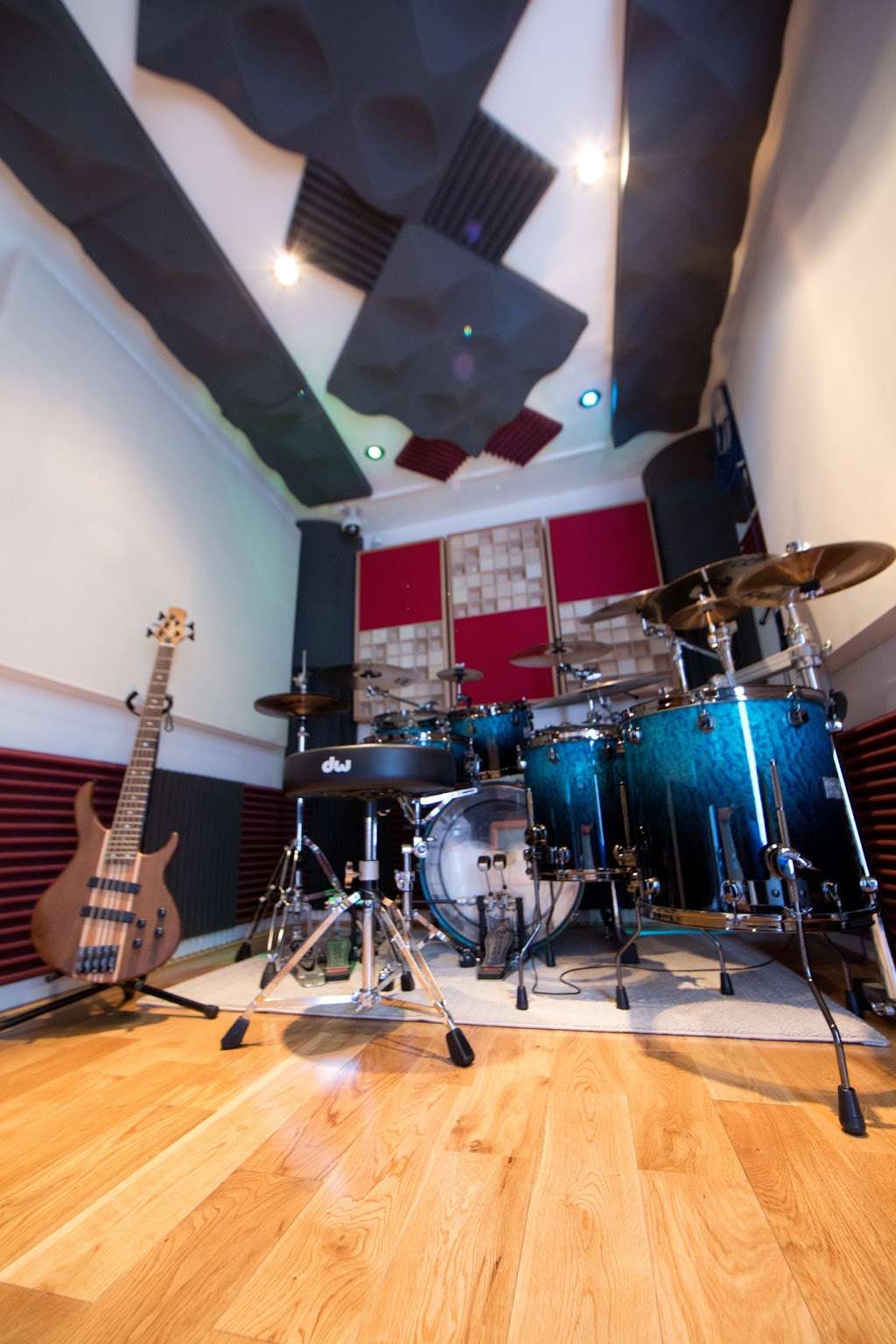 A-Tonal Recording Studio | 6 Lansdowne Rd, Stanmore HA7 2SA, UK | Phone: 07984 420400