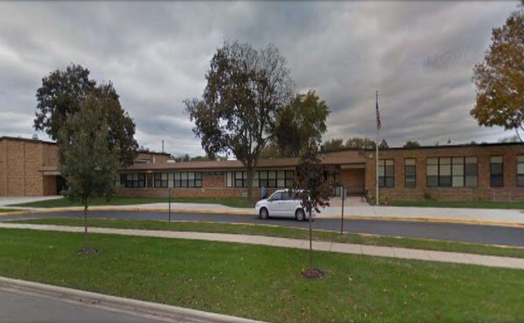 Lincoln Middle School | 700 W Lincoln St, Mt Prospect, IL 60056 | Phone: (847) 394-7350