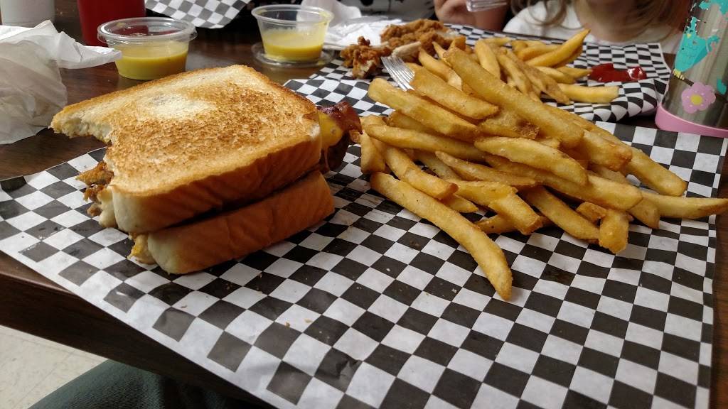 Wallburg Diner | 8580 NC-109, Winston-Salem, NC 27107, USA | Phone: (336) 448-0231