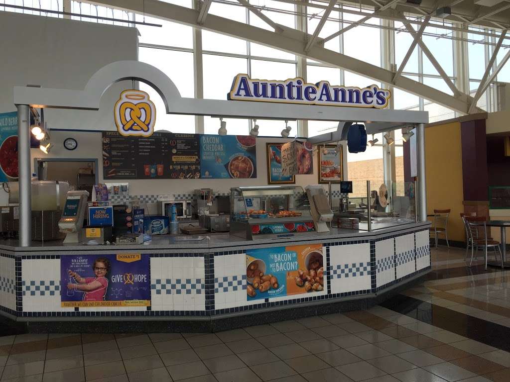 Auntie Annes | 5800 Tri-State Tollway, Hinsdale, IL 60521, USA | Phone: (630) 321-9036