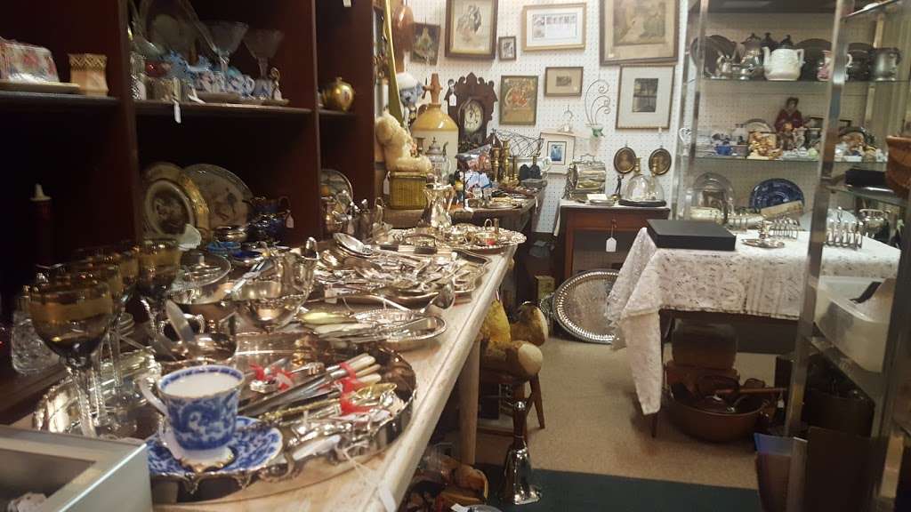 Gordonsville Antique & Flea | 403 James Madison Hwy, Gordonsville, VA 22942, USA | Phone: (540) 832-7376