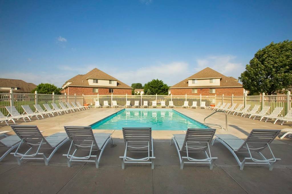 Fountain Glen Apartments | 6157 NW 2nd Cir, Lincoln, NE 68521, USA | Phone: (402) 436-3452