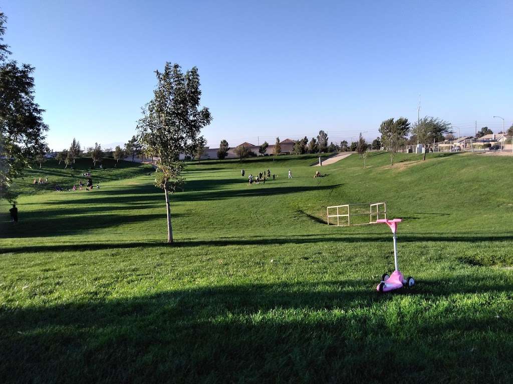 Arnie Quinones Park | 41003 50th St W, Palmdale, CA 93551, USA | Phone: (661) 267-5611