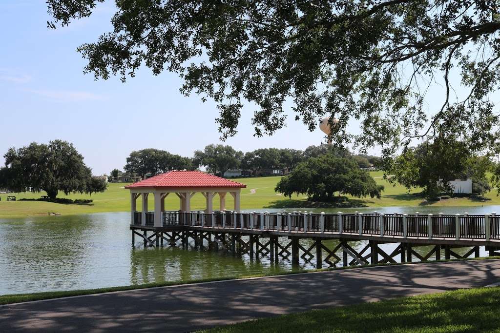 Golfview Lake Park | 1409 Paradise Dr, Lady Lake, FL 32162, USA | Phone: (352) 753-0637