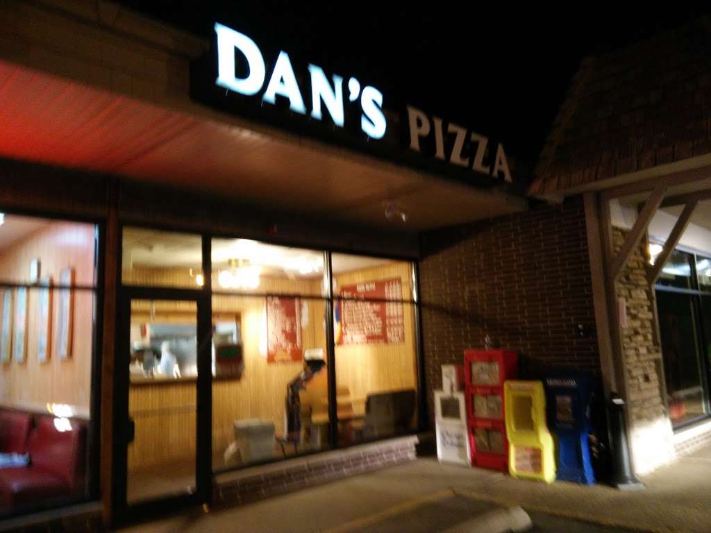 Dans Pizza | 2738 Maple Ave, Downers Grove, IL 60515 | Phone: (630) 963-6900