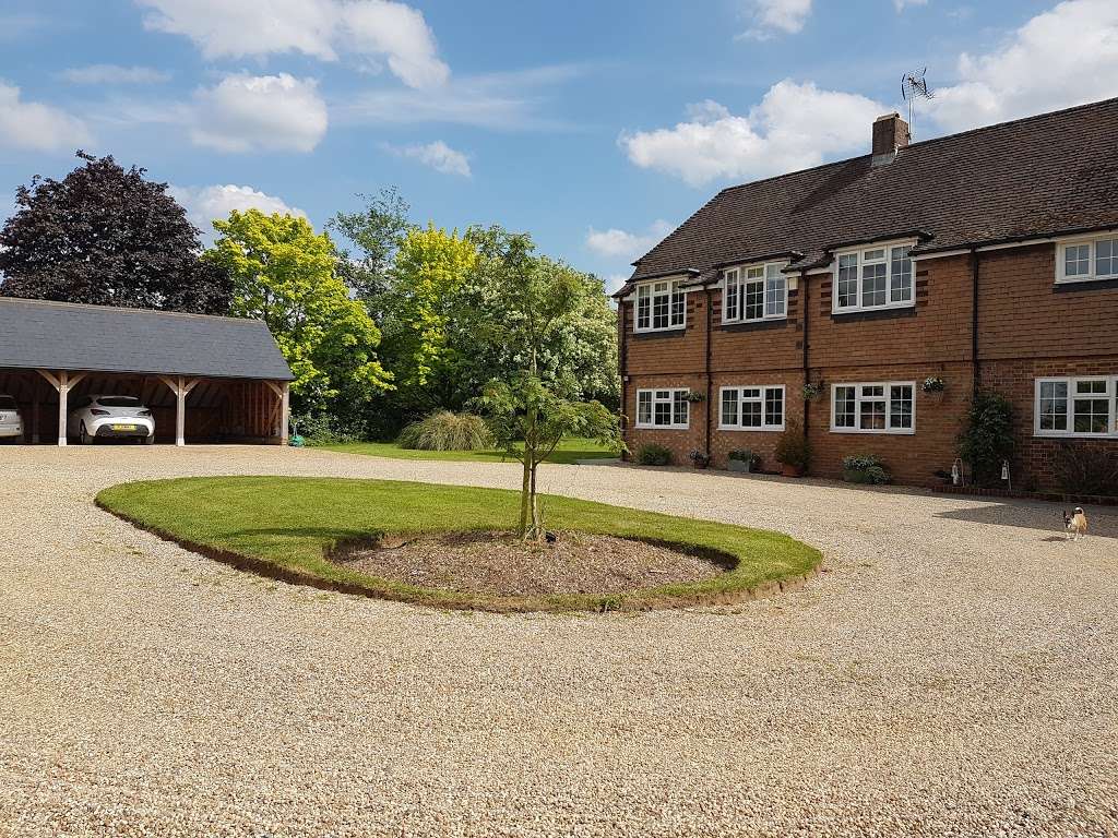 Latchmead Bed & Breakfast | Latchmead, Port Ln, Little Hallingbury, Bishops Stortford CM22 7PQ, UK | Phone: 01279 758278