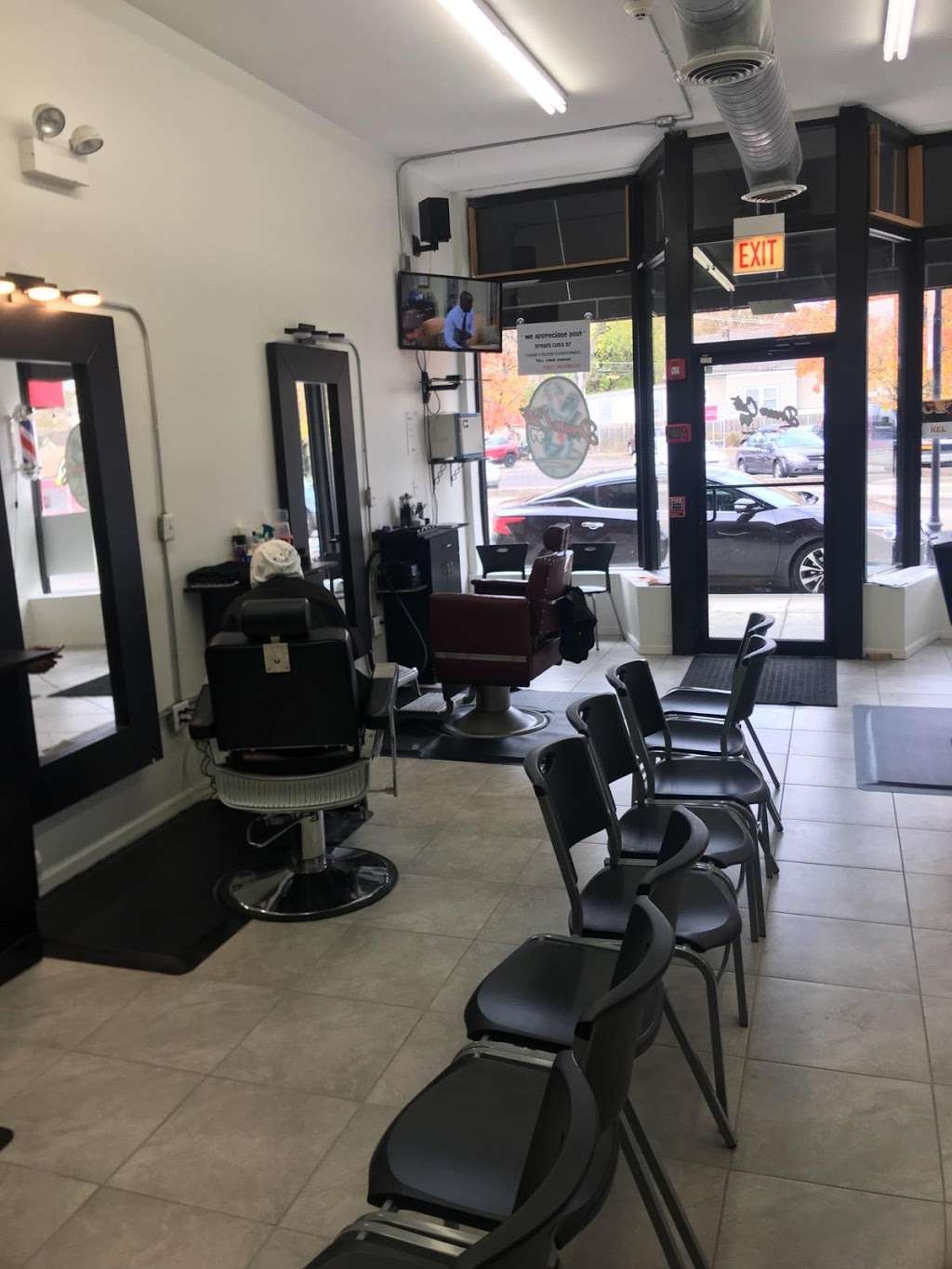 Dream Cuts 97 | 7003 Roosevelt Rd, Berwyn, IL 60402