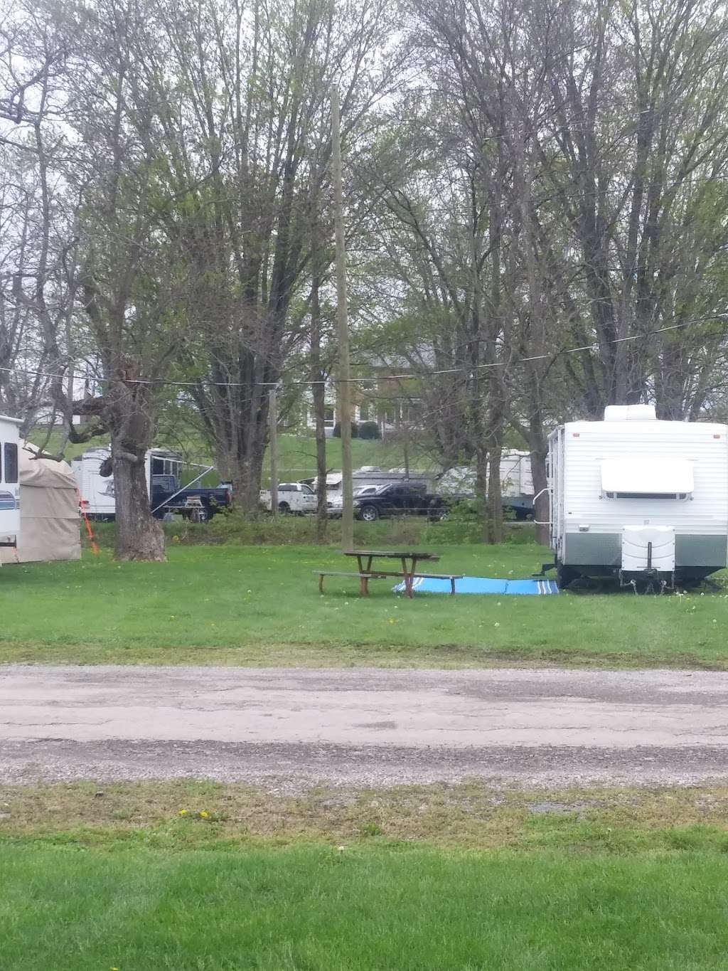 Twin Bridge Campground | 1345 Twin Bridge Rd, Chambersburg, PA 17202, USA | Phone: (717) 369-2216