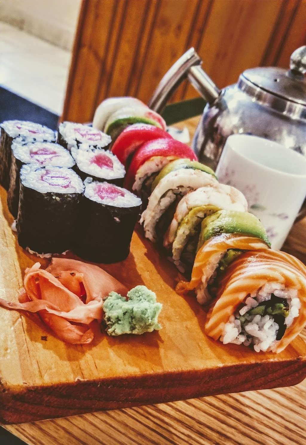 Mr Les Sushi | 5024 NE Parvin Rd, Kansas City, MO 64117, USA | Phone: (816) 454-5112