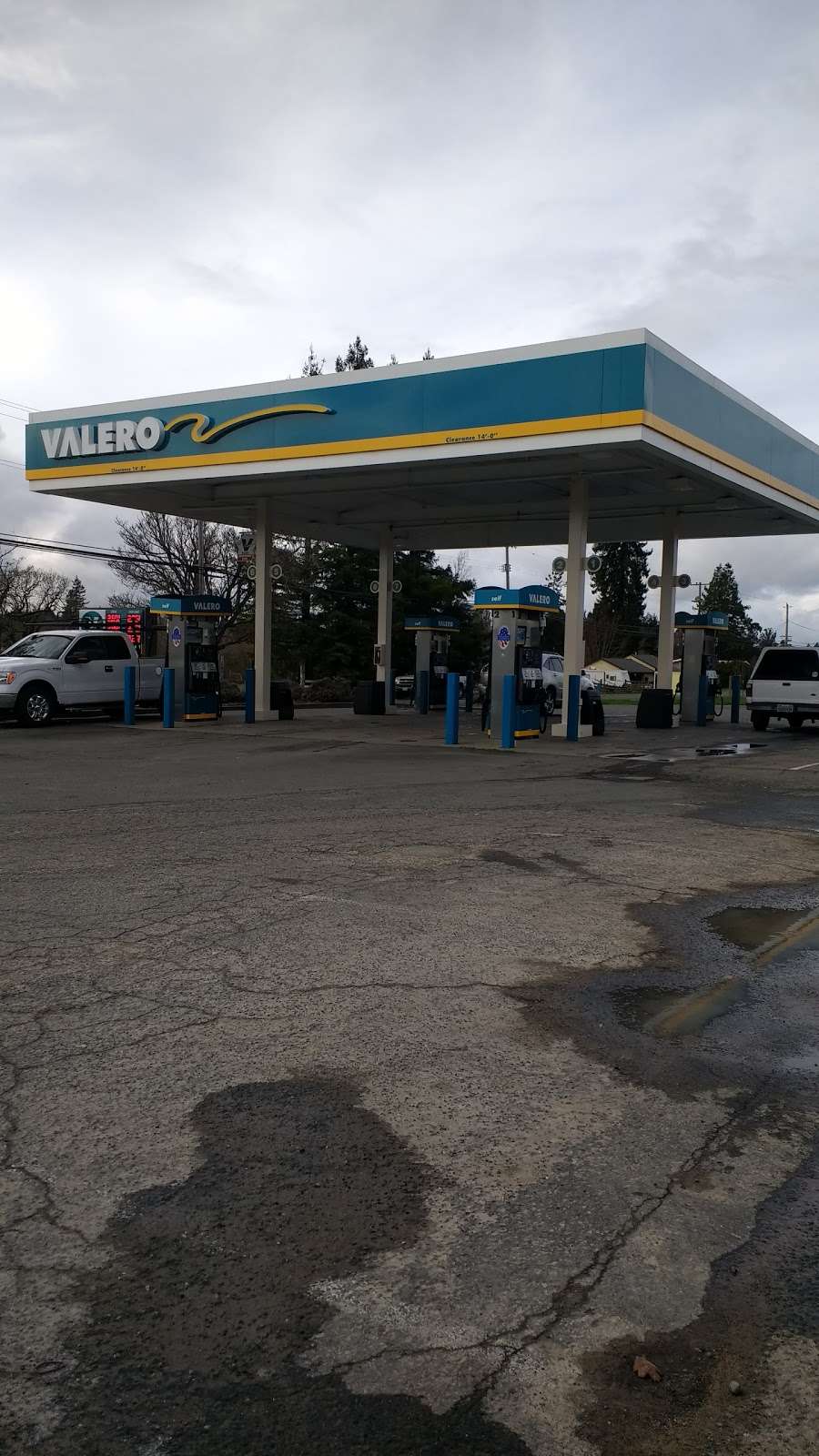 Bills Valero | 3705 Gravenstein Hwy S, Sebastopol, CA 95472, USA | Phone: (707) 823-8623