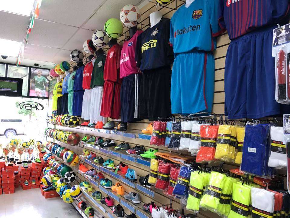 Only Sports Soccer | 3318 W Lawrence Ave, Chicago, IL 60625, USA | Phone: (773) 509-9000