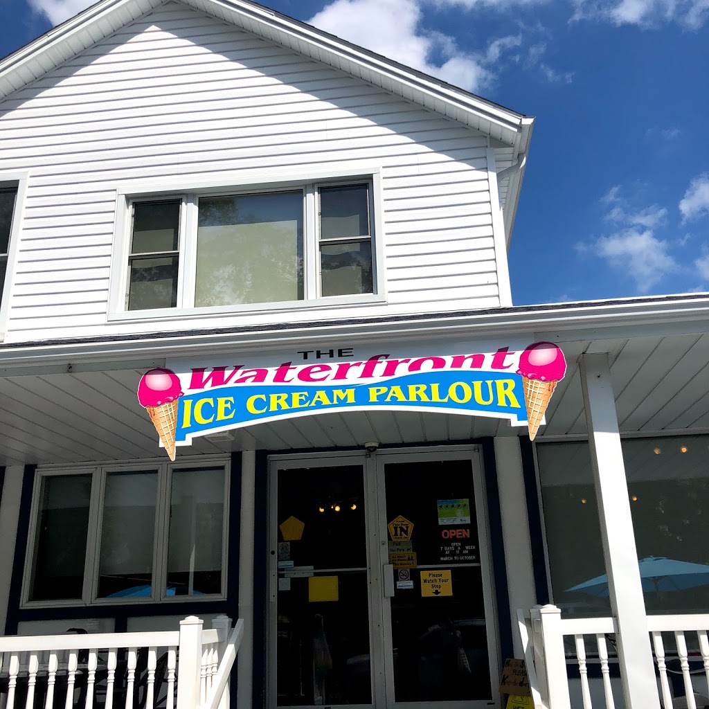 Waterfront Ice Cream & Frozen Yogurt | 229 Dalhousie St, Amherstburg, ON N9V 1W6, Canada | Phone: (519) 736-5553