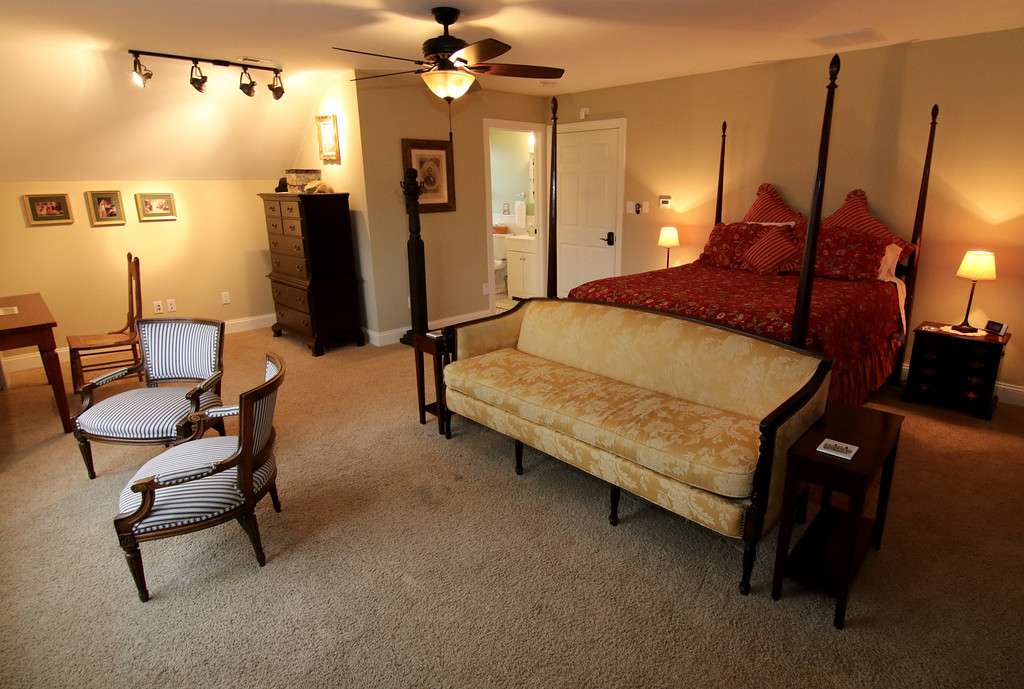 Zion Springs Farm and Bed and Breakfast | 16652 Mandileigh Ln, Hamilton, VA 20158 | Phone: (540) 751-9776