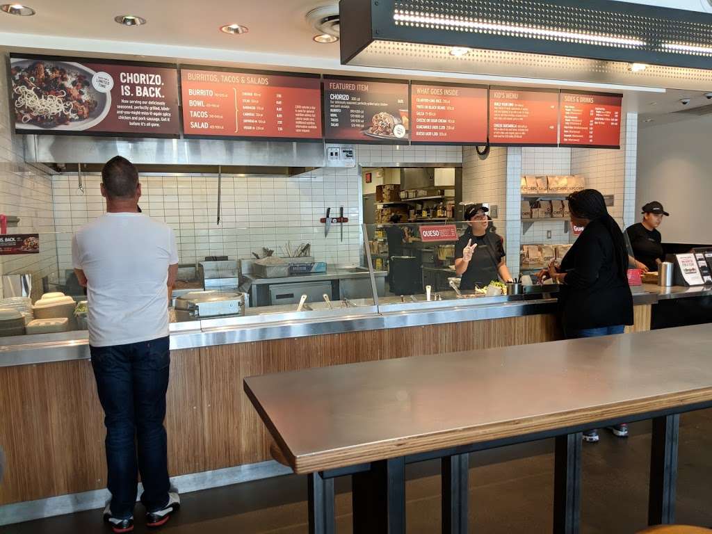 Chipotle Mexican Grill | 2696 Pinole Valley Rd, Pinole, CA 94564, USA | Phone: (510) 283-0070