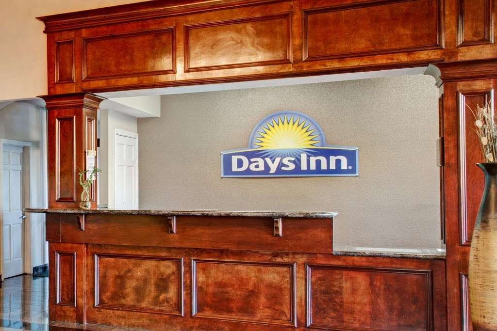 Days Inn & Suites by Wyndham Houston North/FM 1960 | 410 FM 1960, Houston, TX 77073, USA | Phone: (281) 209-1400