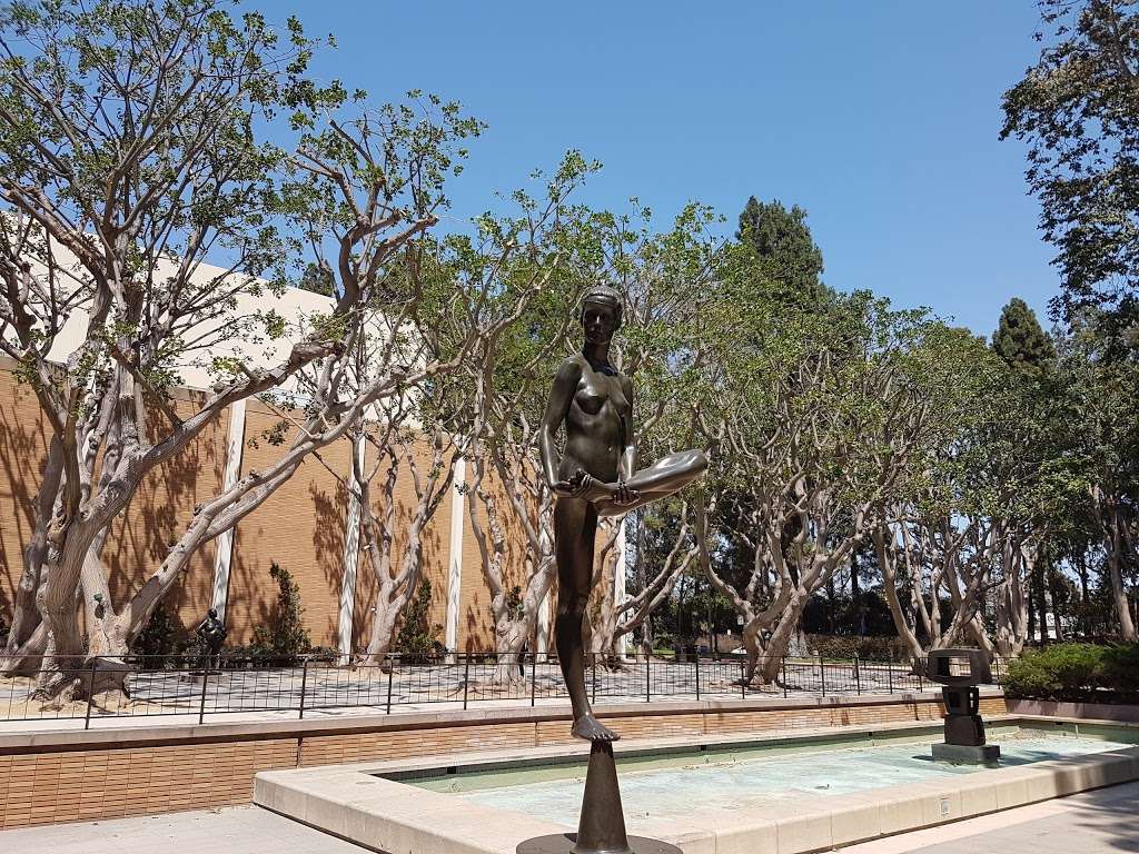 Franklin D. Murphy Sculpture Garden | 245 Charles E Young Dr E, Los Angeles, CA 90095, USA | Phone: (310) 443-7000