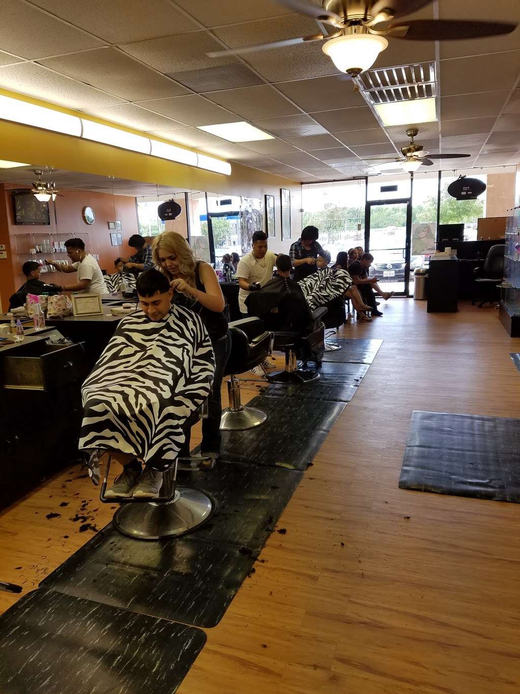 Glamour Latin Salon | 7672 Gessner Rd, Houston, TX 77040, USA | Phone: (713) 849-5000