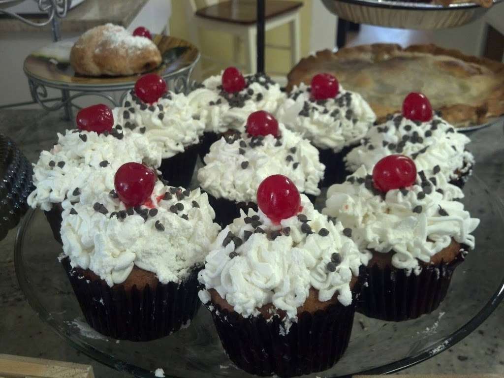 Sweet Angelines Bake Shop and Gourmet Cafe | 5626 Broadway Rd, Richmond, IL 60071 | Phone: (815) 862-1081