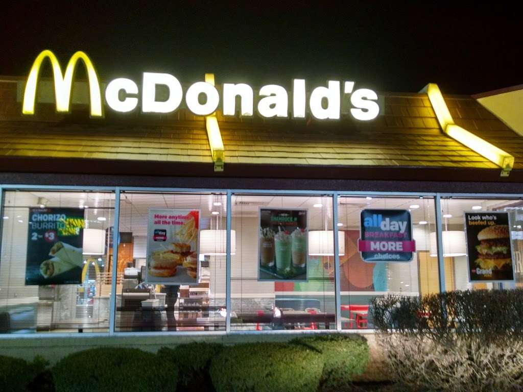 McDonalds | 30388 N, Skokie Hwy, Lake Bluff, IL 60044, USA | Phone: (847) 937-9920
