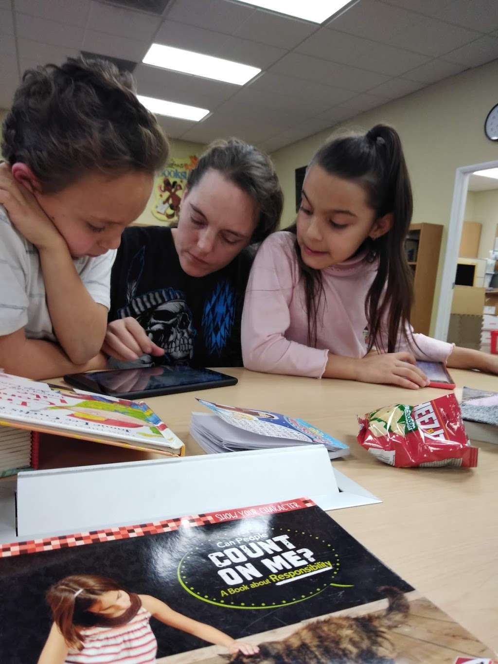 Lake Los Angeles Library | 16921 East Avenue O, #A, Palmdale, CA 93591, USA | Phone: (661) 264-0593