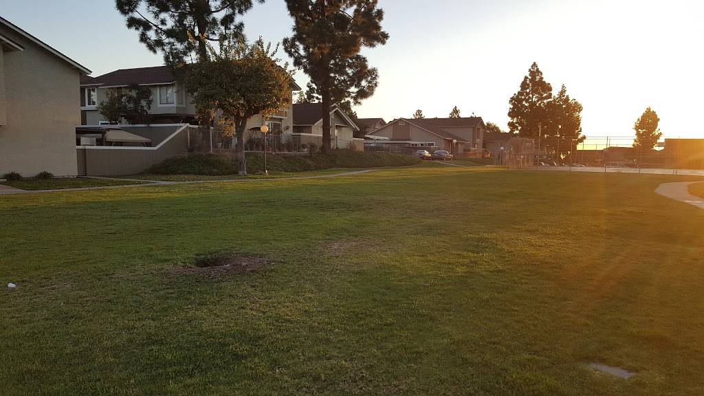 Southbay Townhome dog park | 6868 Bear River Row, San Diego, CA 92139, USA | Phone: (619) 477-3133