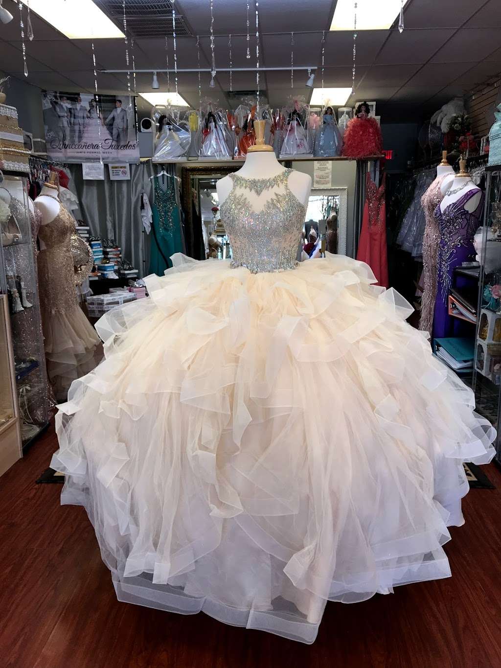 Bridal Quinceañera | 8840 Will Clayton Pkwy suite j, Humble, TX 77338, USA | Phone: (346) 616-5129