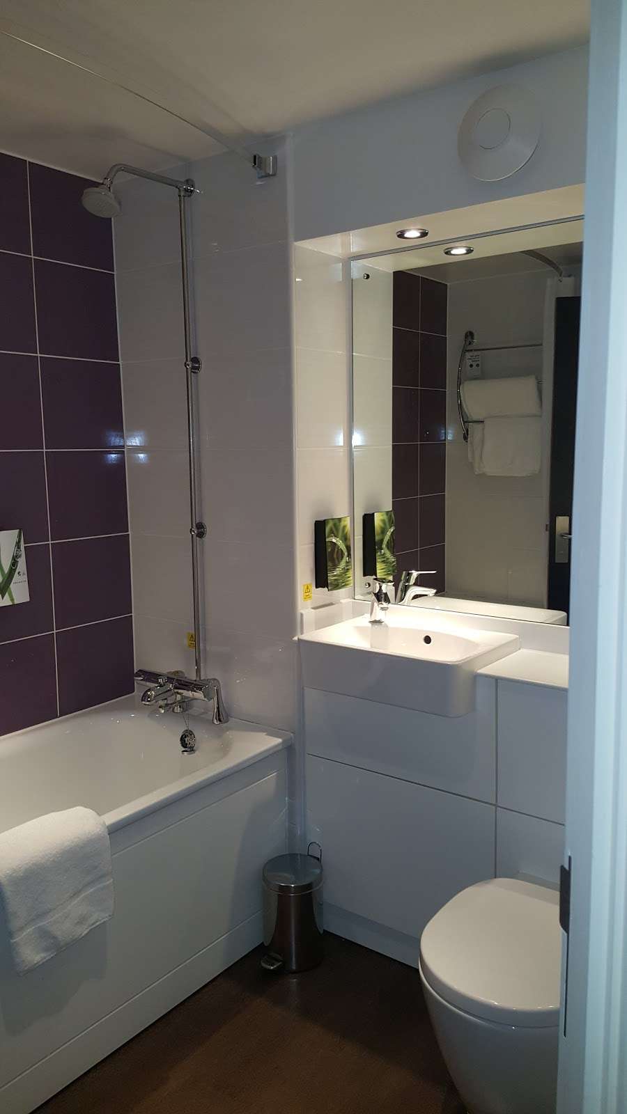 Premier Inn Crawley Town West | Crawley Ave, Crawley RH10 8BA, UK