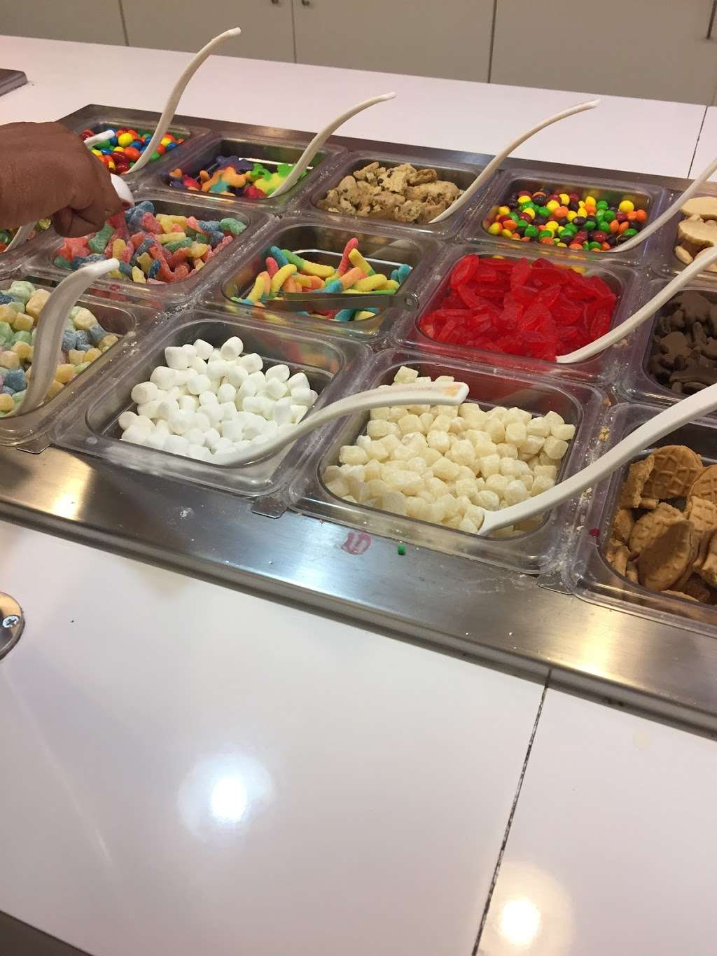 SweetFrog | 6025 Burke Centre Pkwy E, Burke, VA 22015 | Phone: (703) 250-3764