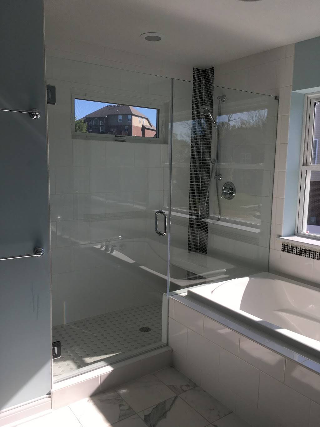 Frameless Shower Enclosures Northern Kentucky | 3940 Olympic Blvd suite 400, Erlanger, KY 41018, USA | Phone: (513) 401-5598