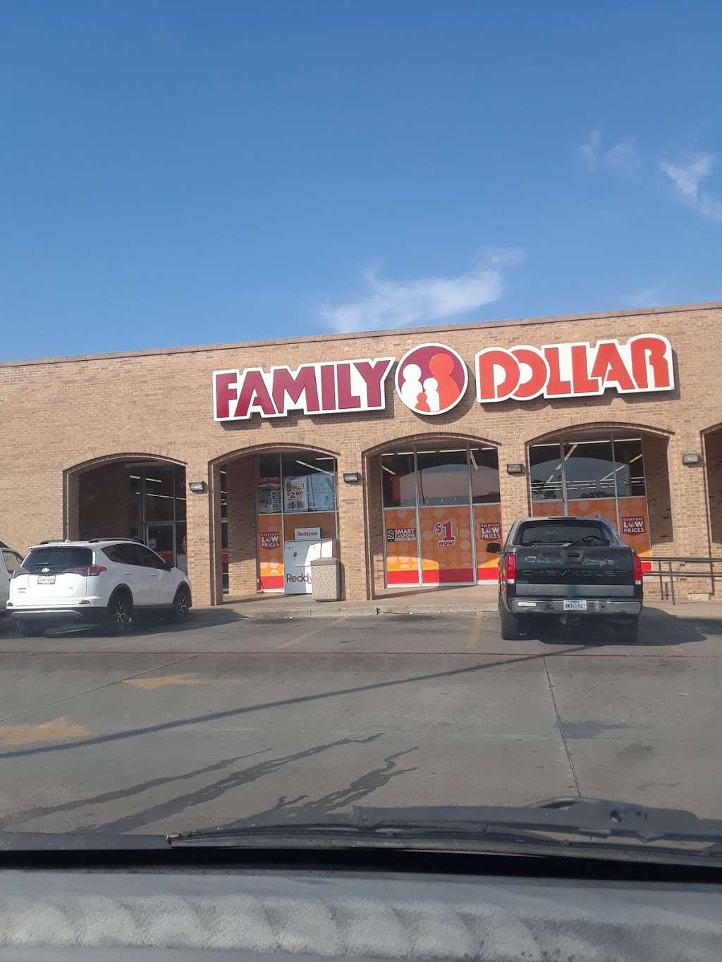 Family Dollar | 1054 N Carrier Pkwy, Grand Prairie, TX 75050, USA | Phone: (972) 237-0513