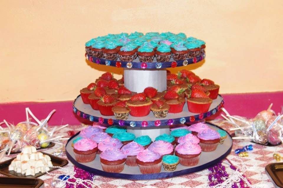 Divine Delights Cupcakes | 211 Silverbell Cir, Lake Jackson, TX 77566, USA | Phone: (979) 549-4588