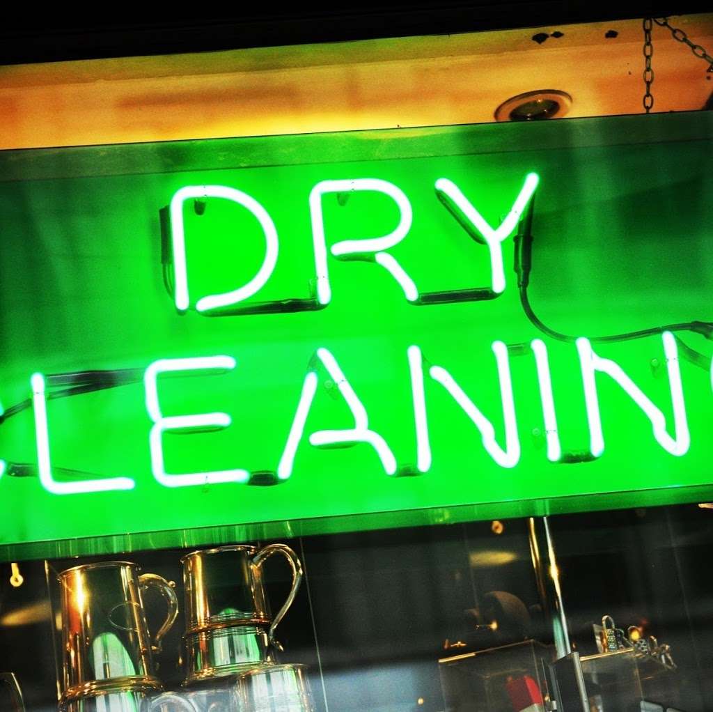 Hills Drycleaners LLC | 1740 S Buckley Rd #1, Aurora, CO 80017 | Phone: (303) 751-2015