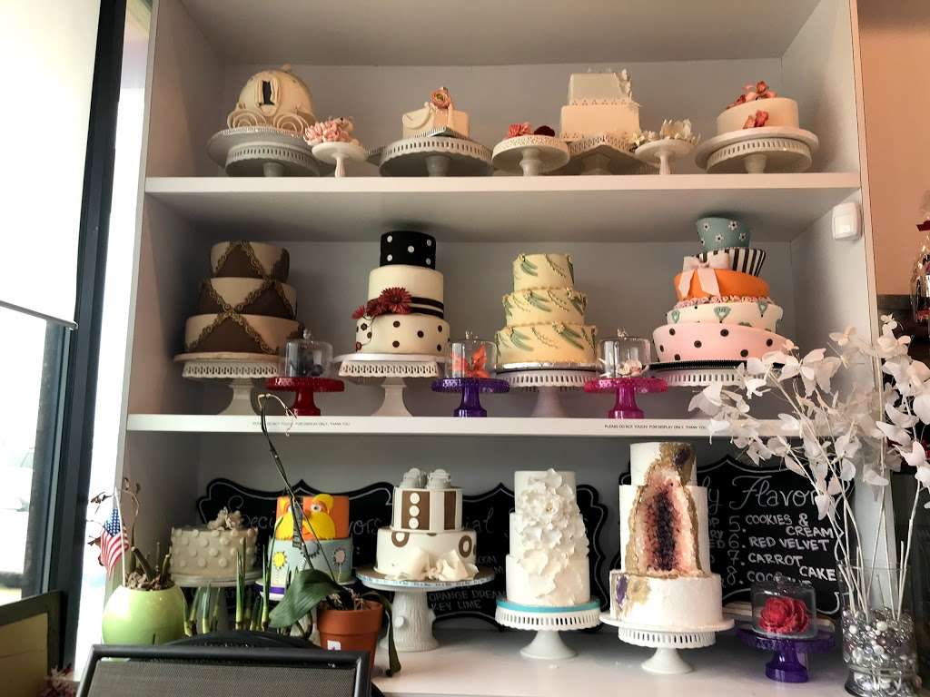 Le Cakery Boutique | 1014 Wirt Rd #265, Houston, TX 77055, USA | Phone: (832) 649-7838