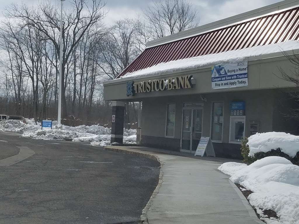 Trustco Bank | 1581 US-202, Pomona, NY 10970, USA | Phone: (845) 354-0176