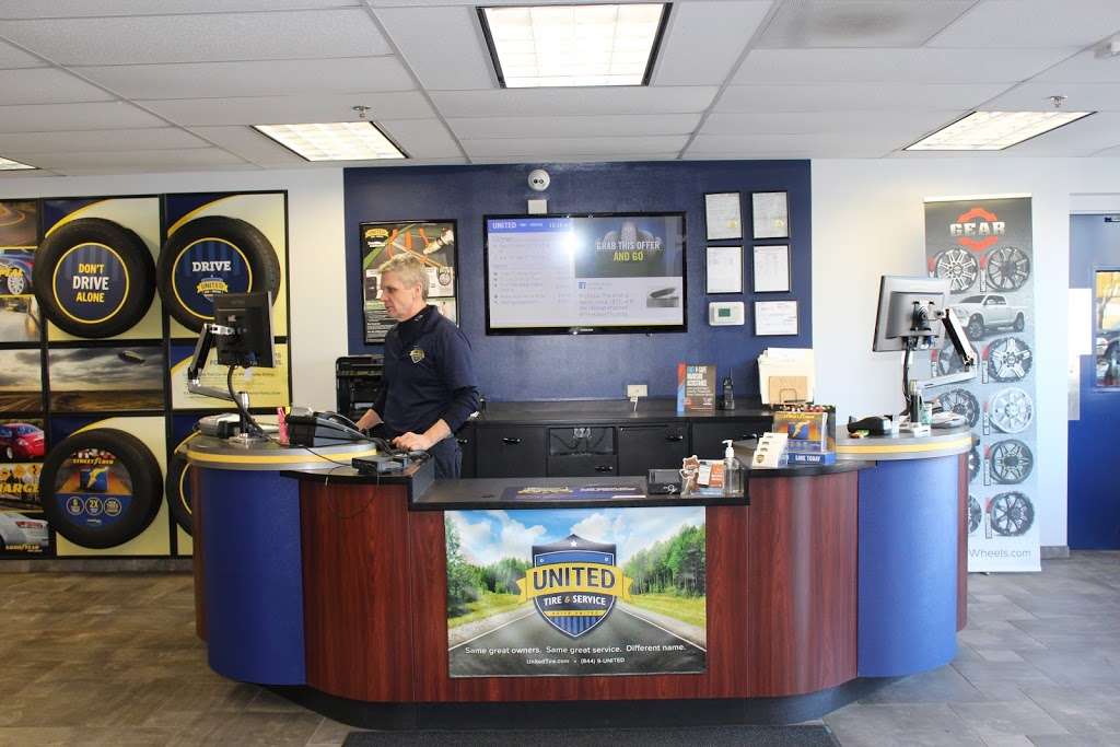 United Tire & Service of Downingtown | 100 Robbins Rd, Downingtown, PA 19335, USA | Phone: (610) 269-3680