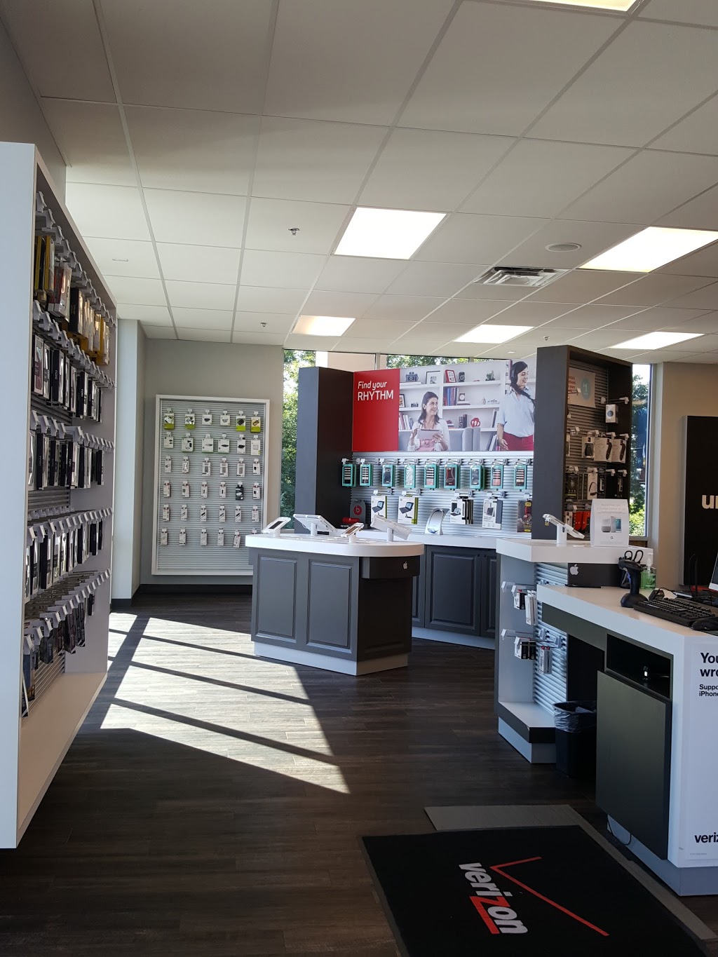 Verizon Authorized Retailer – Victra | 25248 Pacific Hwy S ste. 101, Kent, WA 98032, USA | Phone: (253) 518-6676