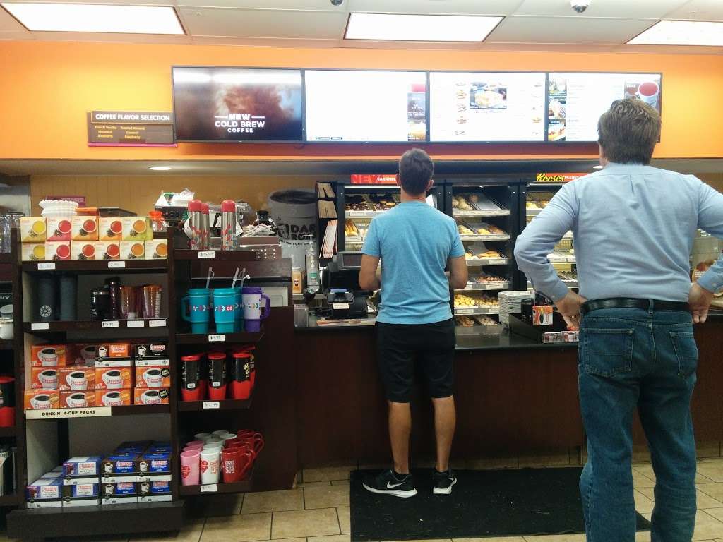 Dunkin Donuts | 247 IL-19, Roselle, IL 60172, USA | Phone: (630) 893-6150