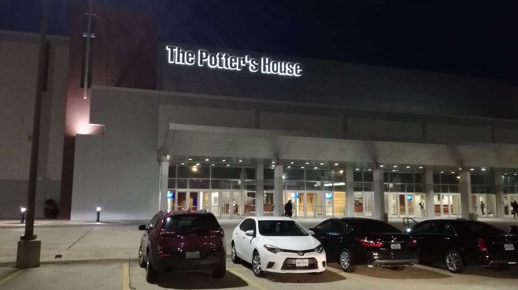 The Potters House of Dallas | 6777 W Kiest Blvd, Dallas, TX 75236, USA | Phone: (214) 331-0954