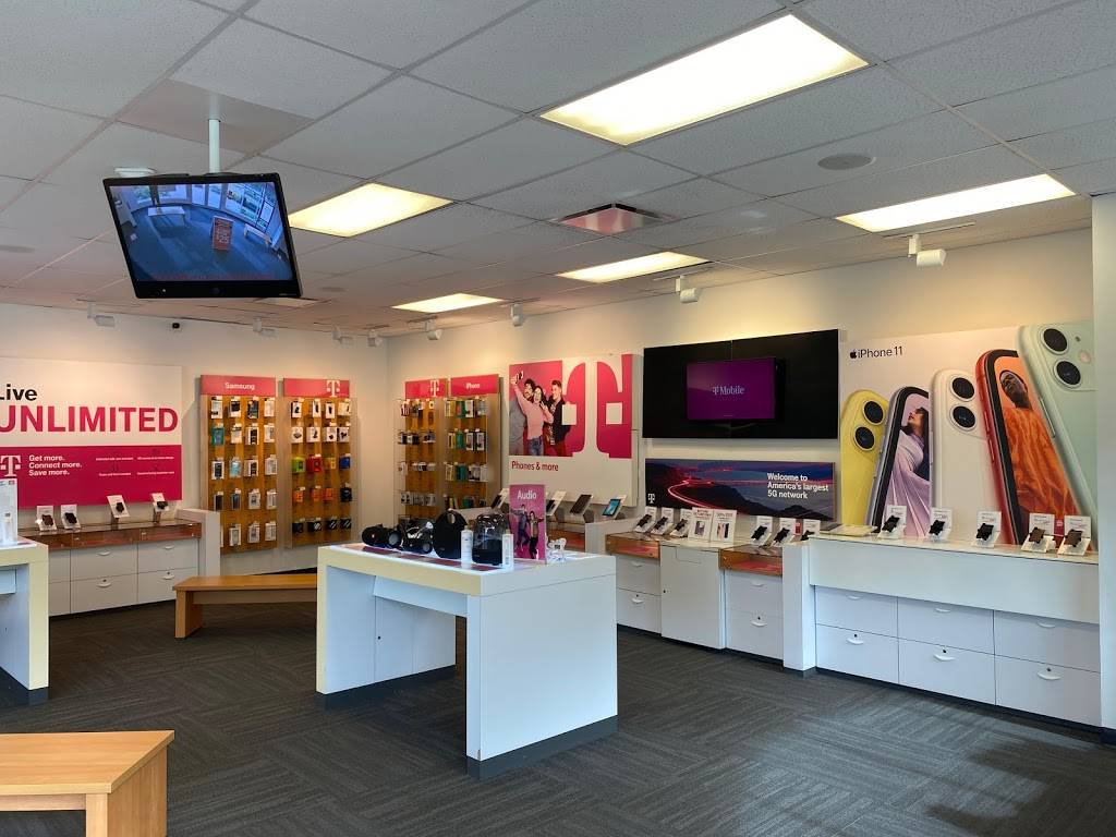 T-Mobile | 9400 NE 2nd Ave, Miami Shores, FL 33138, USA | Phone: (305) 754-2380