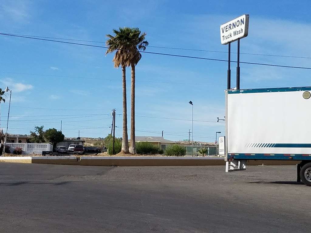 Vernon Truck Wash | 2351 Main St, Barstow, CA 92311, USA | Phone: (760) 256-0306