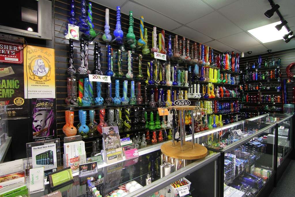 Glass Warehouse Smoke Shop | 27453 Jefferson Ave, Temecula, CA 92590, USA | Phone: (951) 676-2200