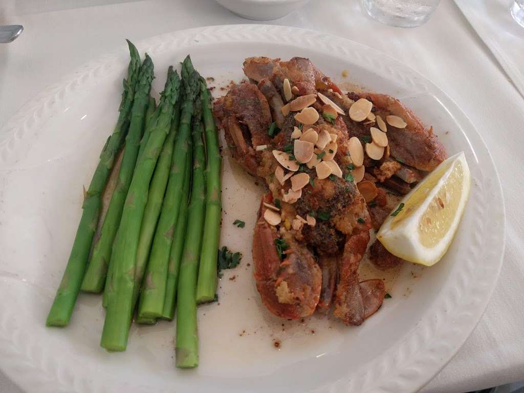 Howards Seafood Restaurant | 13500 Baltic Ave, Long Beach Township, NJ 08008, USA | Phone: (609) 492-2319